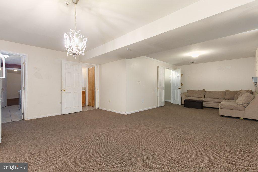 SNOWDEN POND - Residential