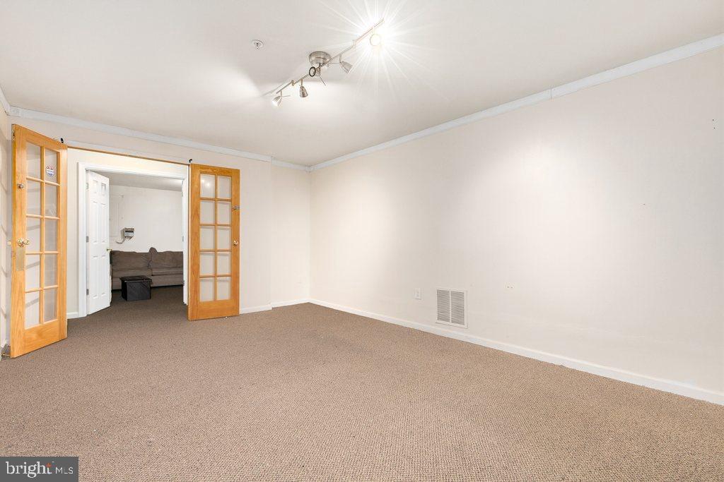 SNOWDEN POND - Residential