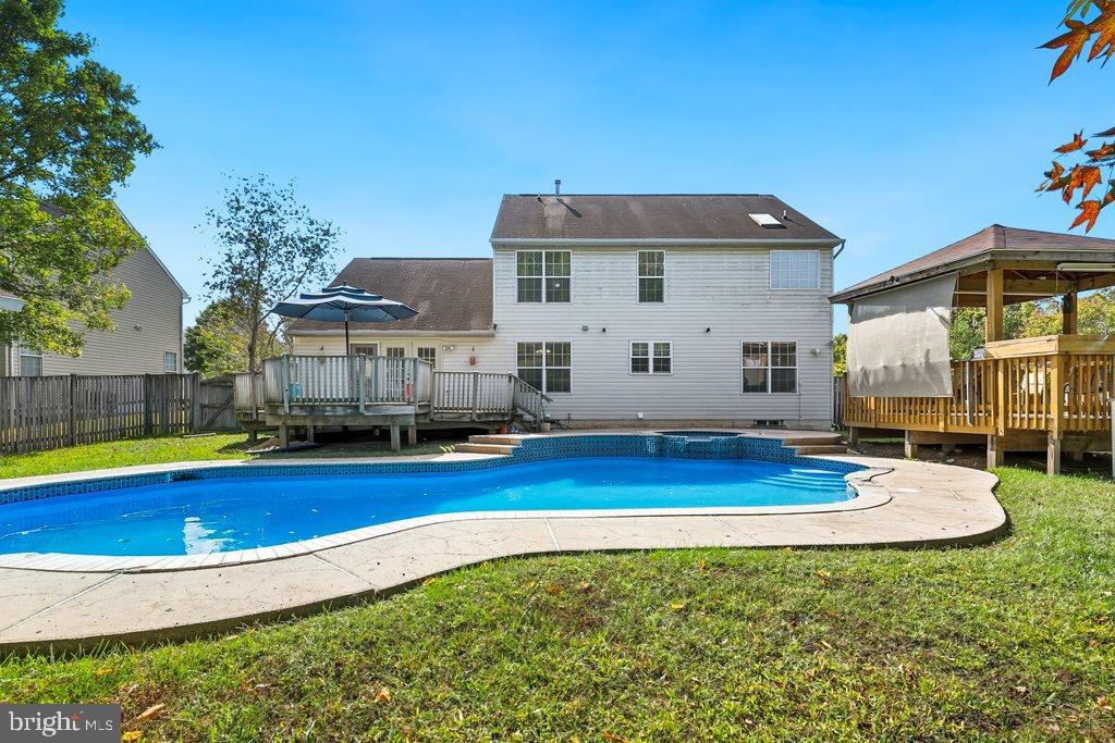 SNOWDEN POND - Residential