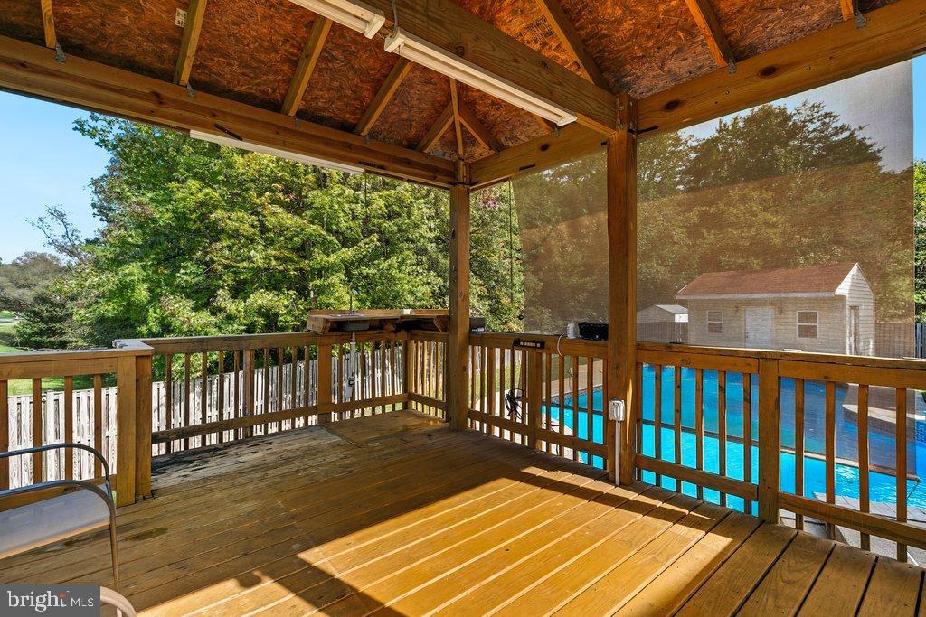 SNOWDEN POND - Residential