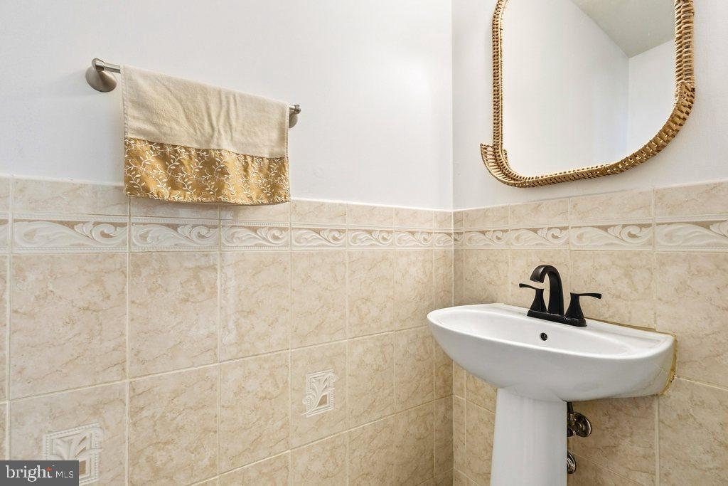 SNOWDEN POND - Residential