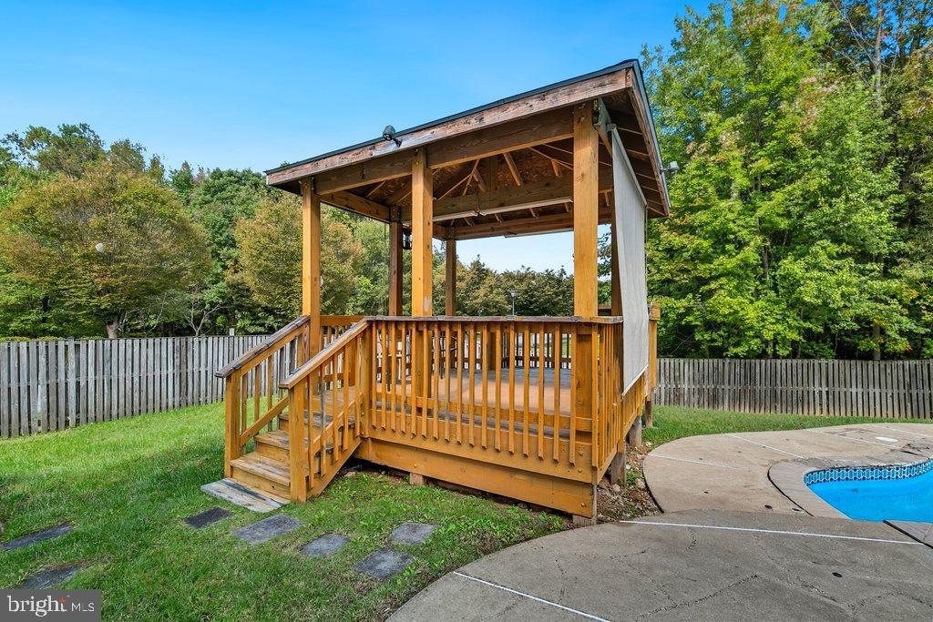 SNOWDEN POND - Residential