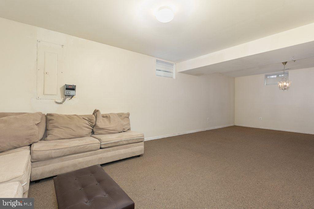 SNOWDEN POND - Residential