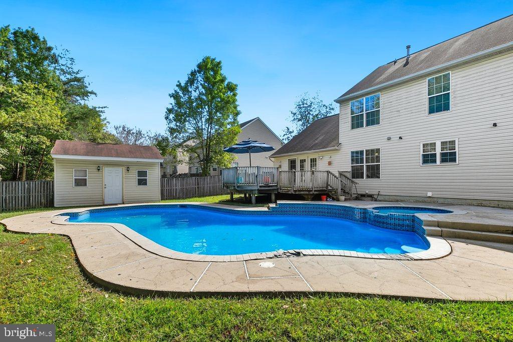 SNOWDEN POND - Residential