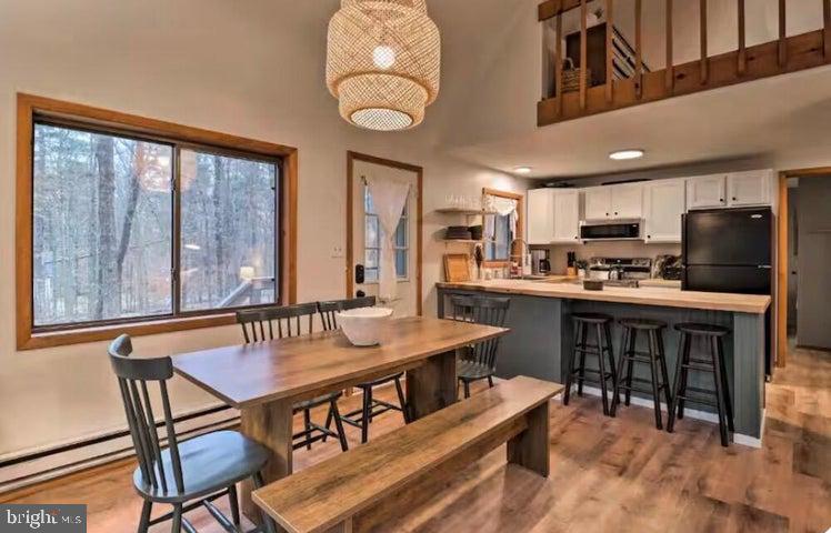 ARROWHEAD  LAKES - Residential