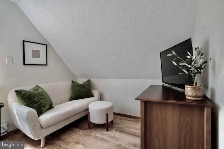 ARROWHEAD  LAKES - Residential