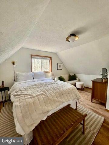 ARROWHEAD  LAKES - Residential