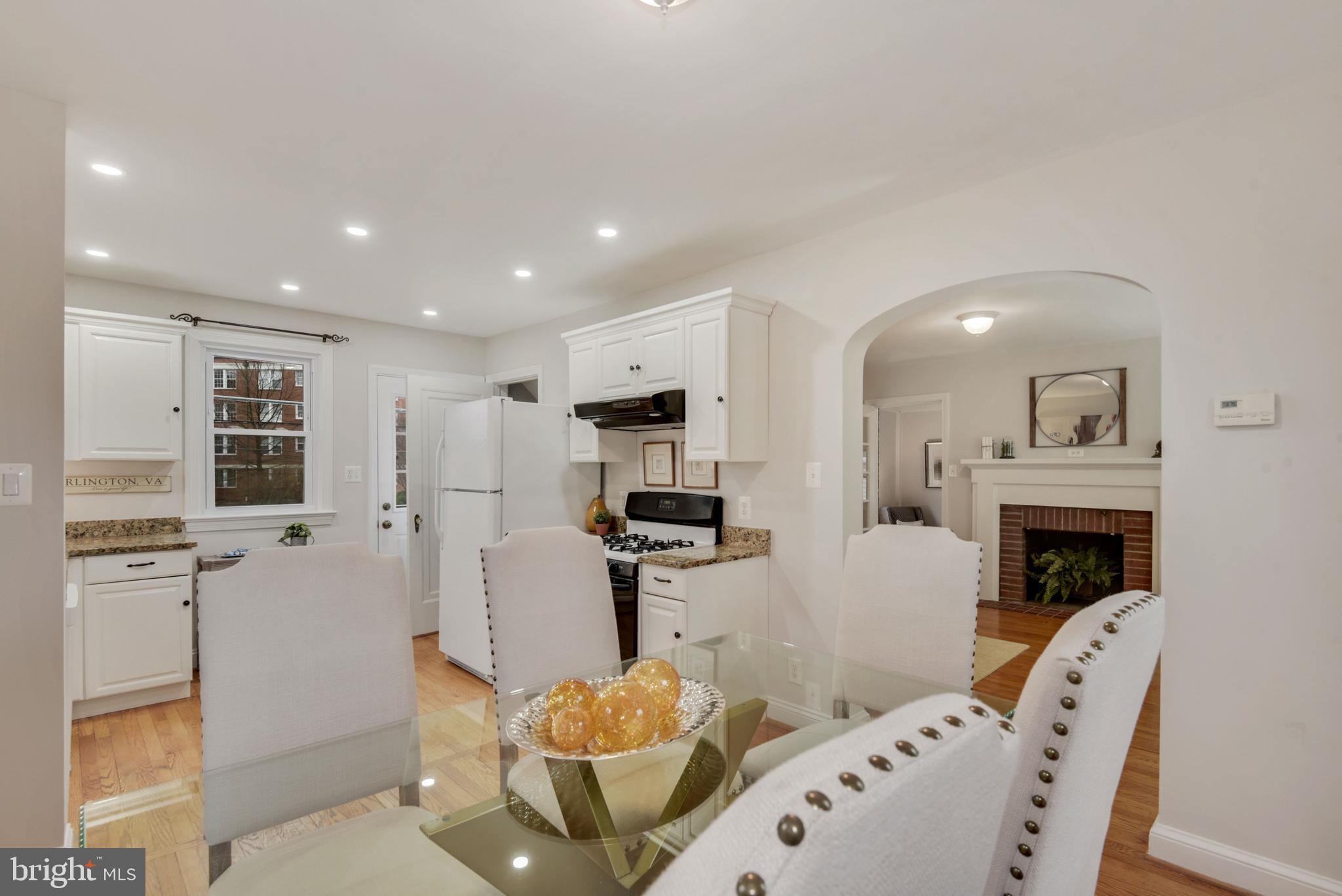 ARLINGTON HEIGHTS - Residential