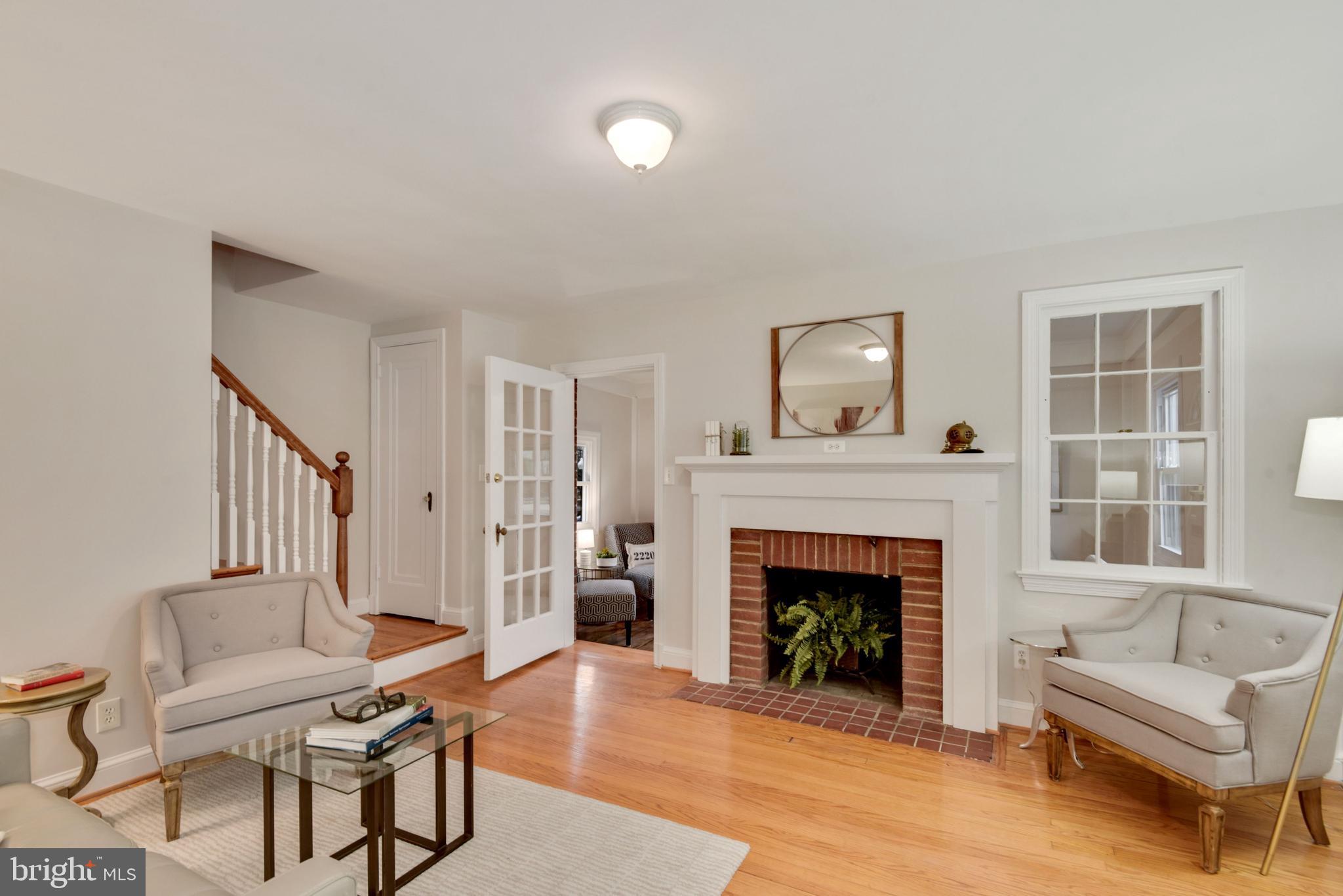 ARLINGTON HEIGHTS - Residential