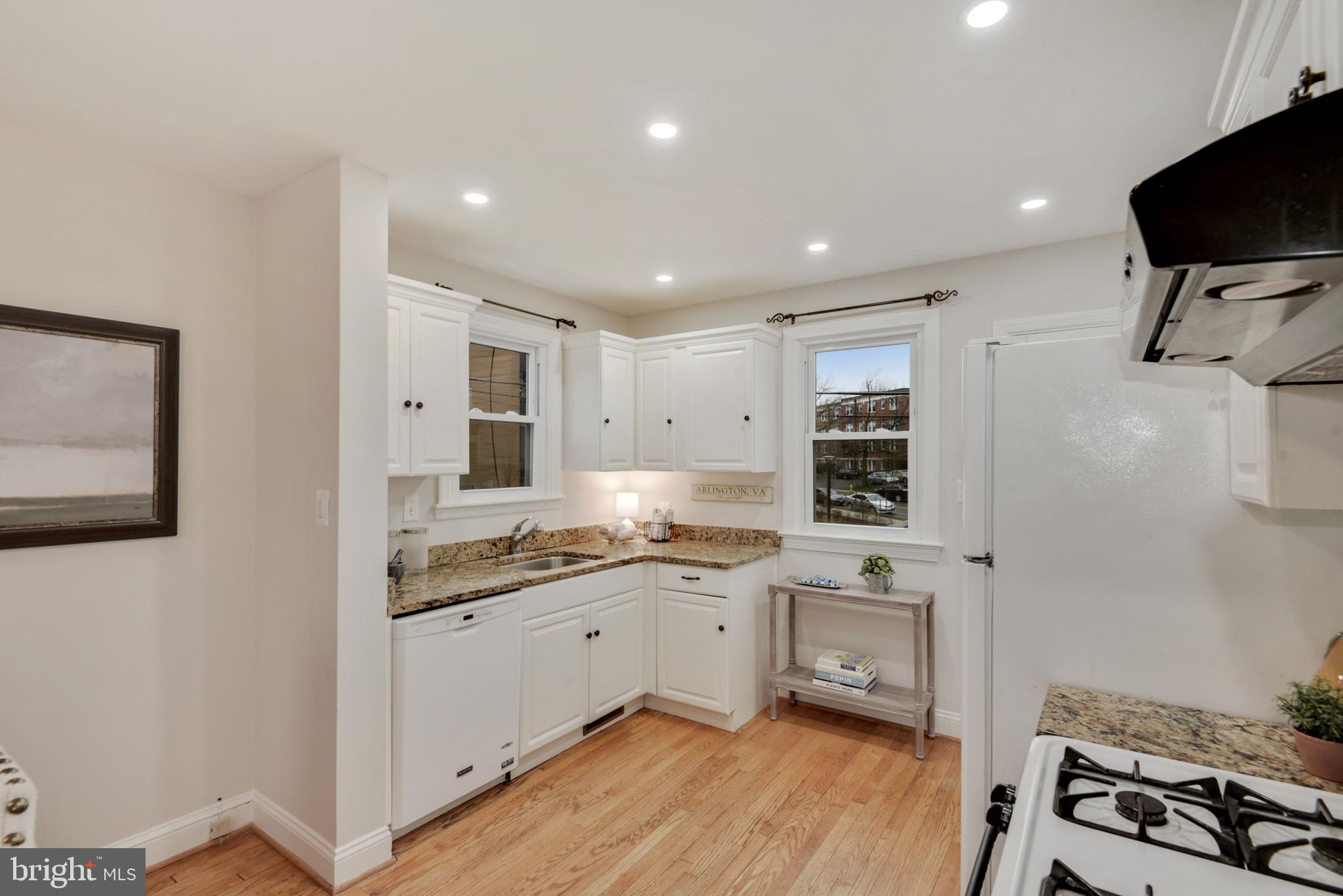 ARLINGTON HEIGHTS - Residential