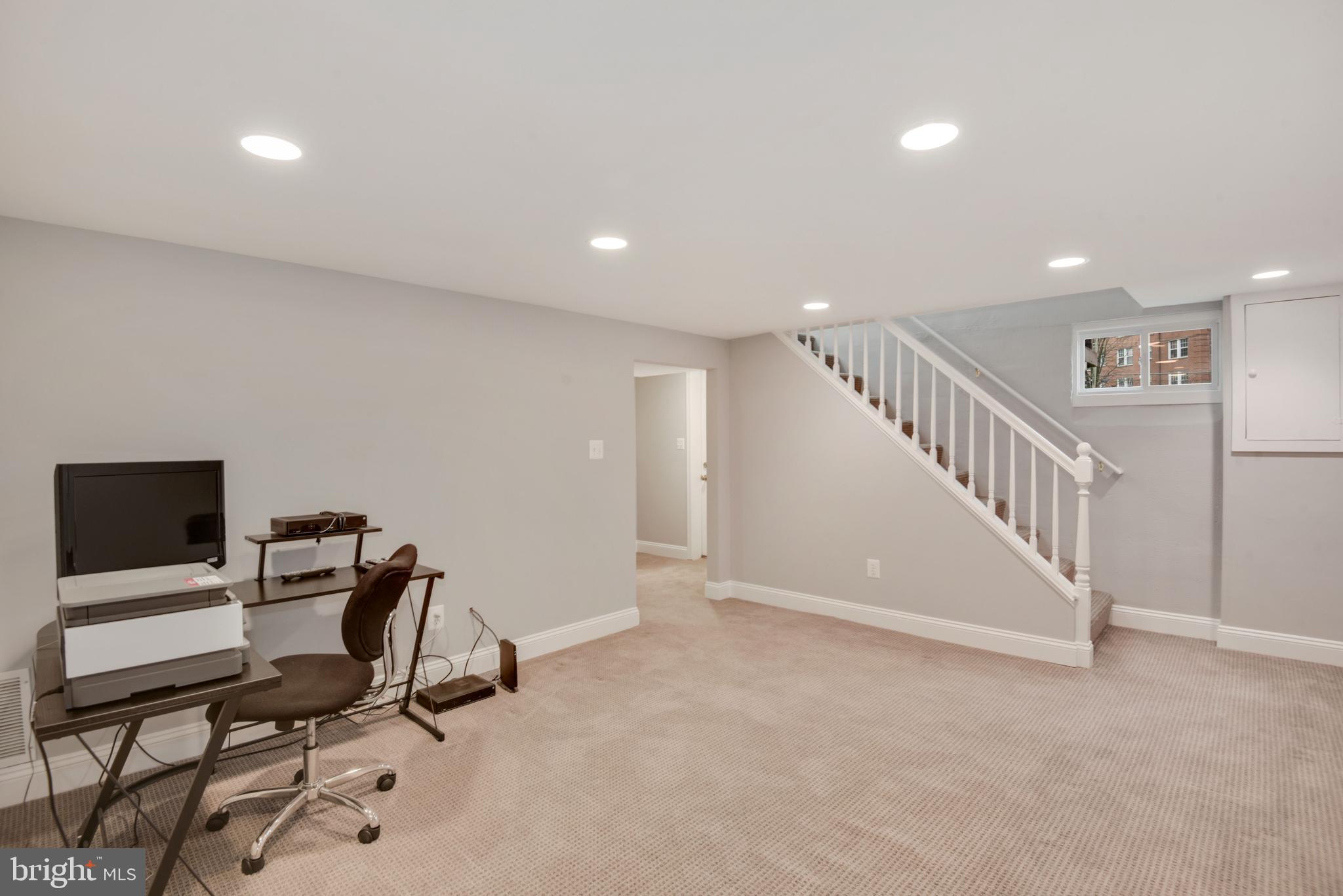 ARLINGTON HEIGHTS - Residential