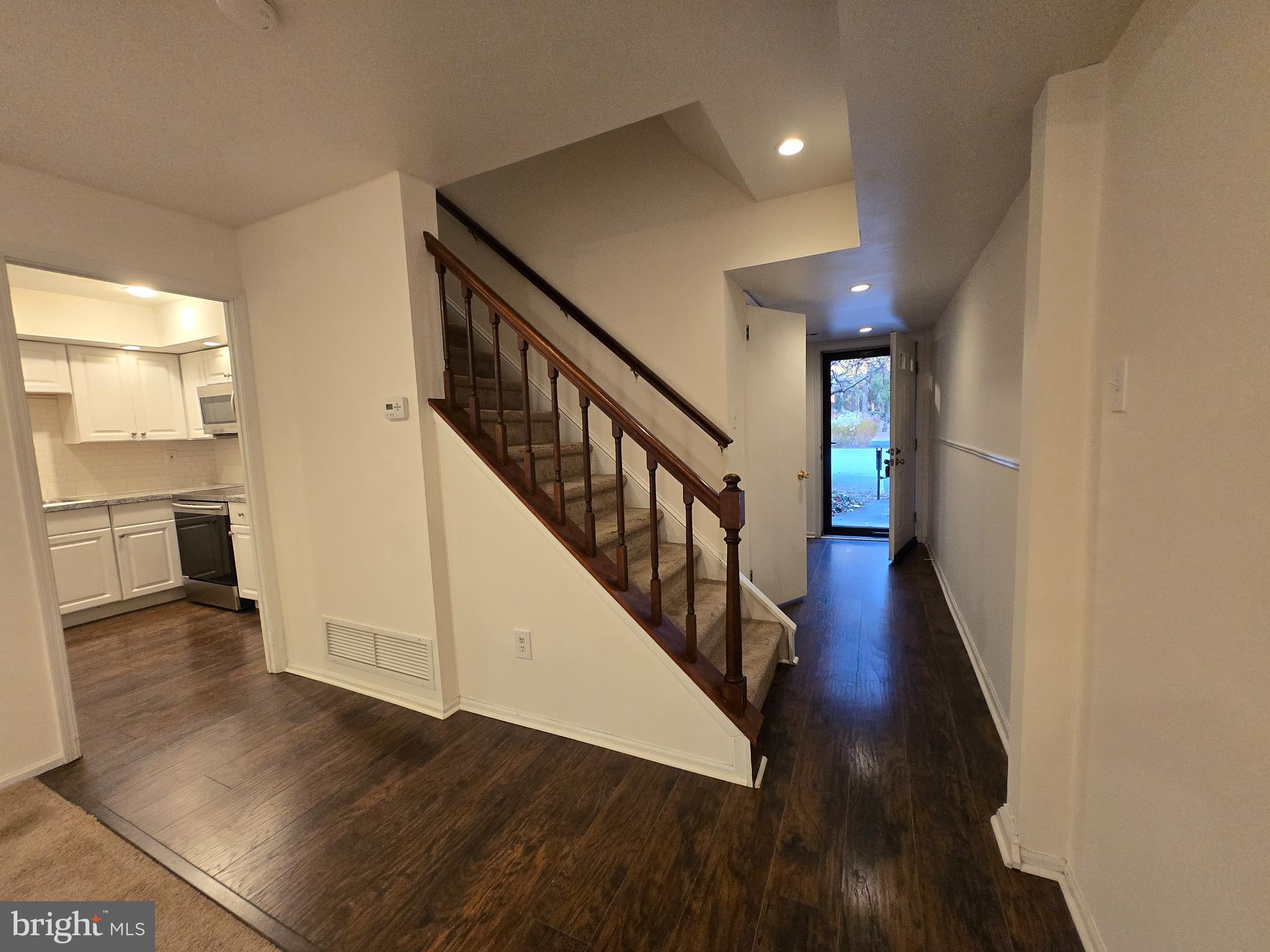 ASPENWOOD - Residential Lease