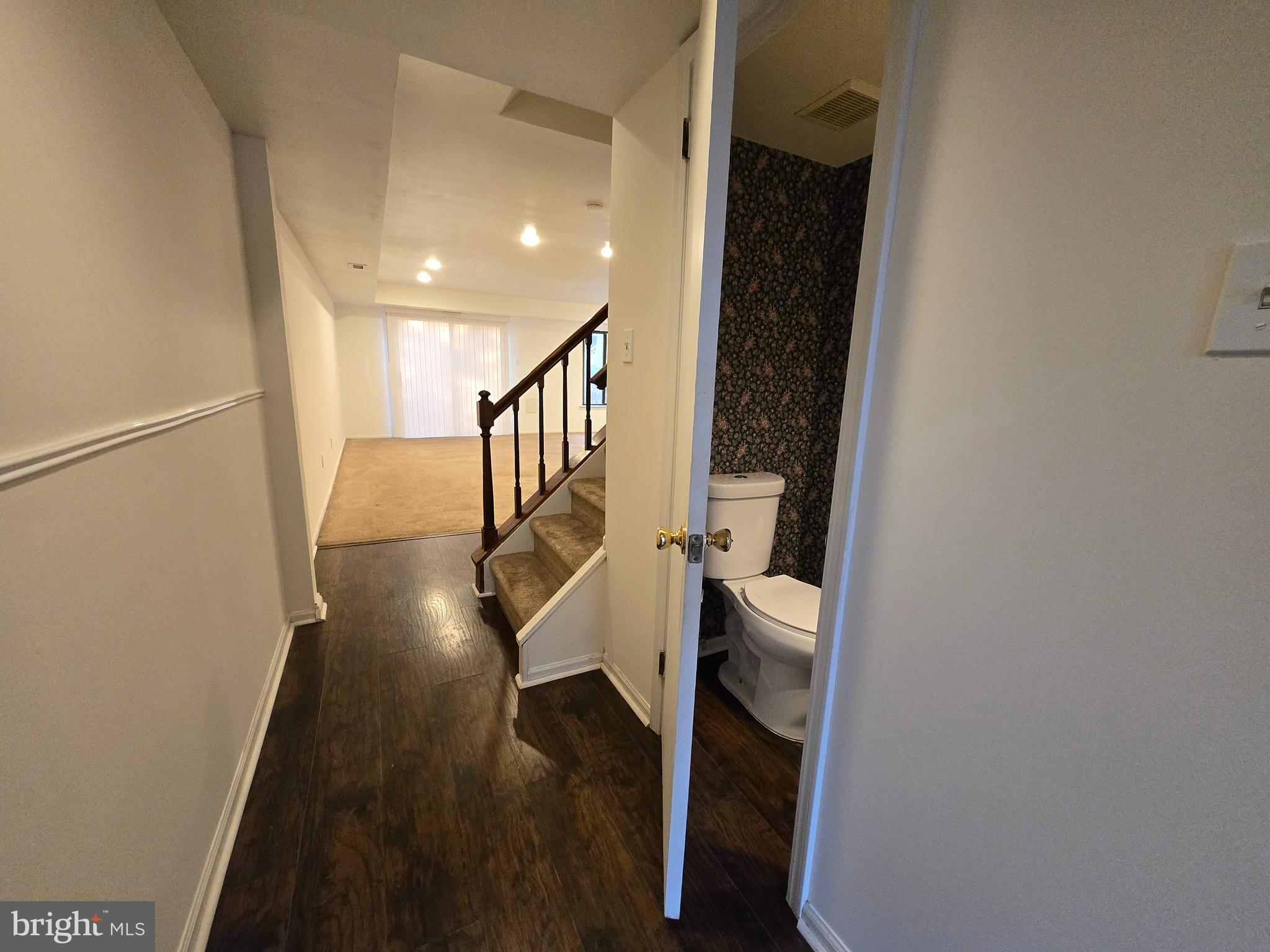 ASPENWOOD - Residential Lease