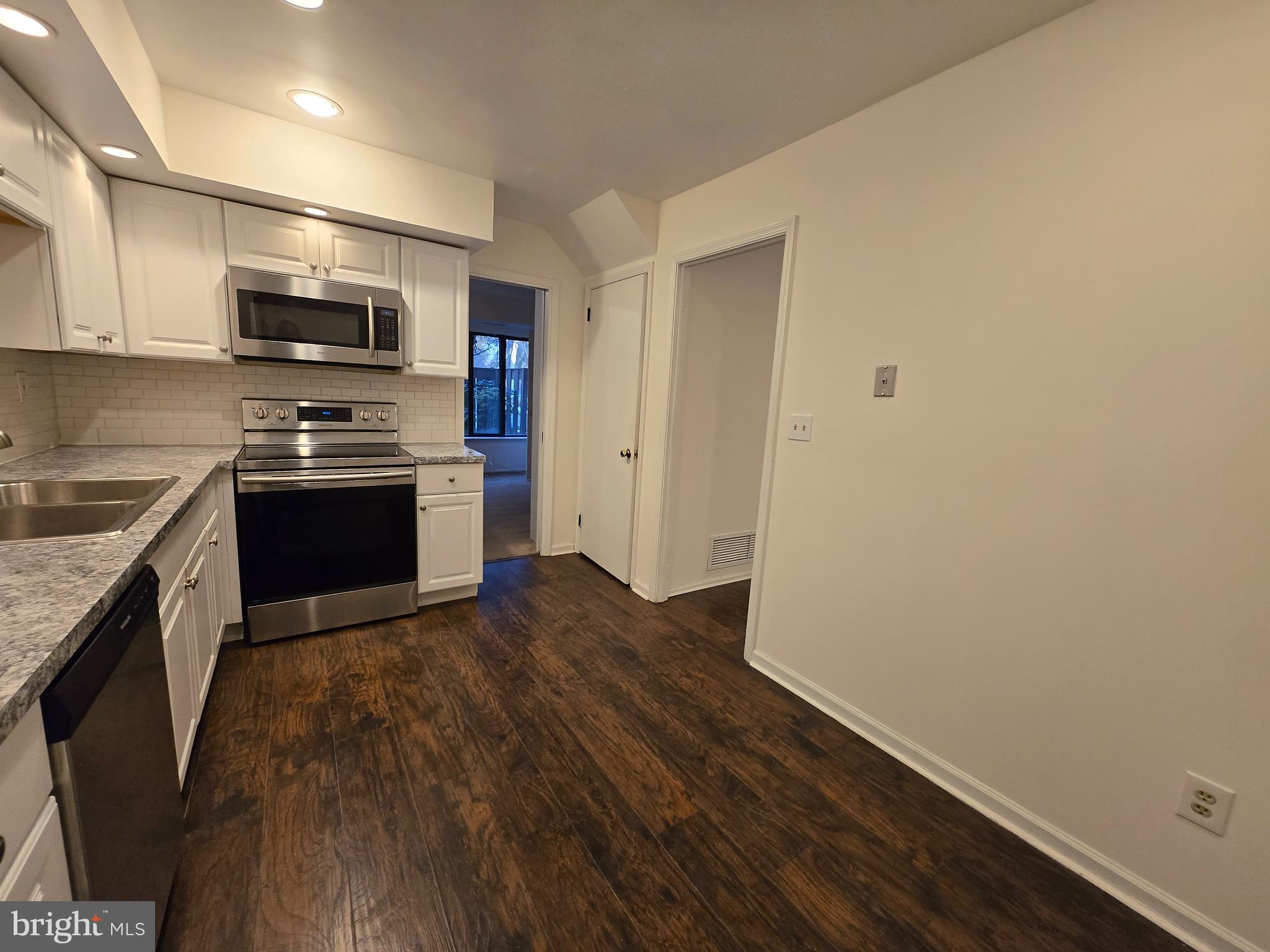 ASPENWOOD - Residential Lease