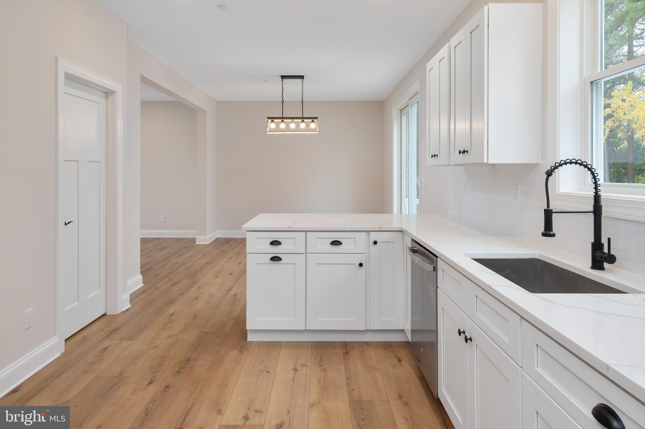 ROMANCOKE ON THE BAY - Residential