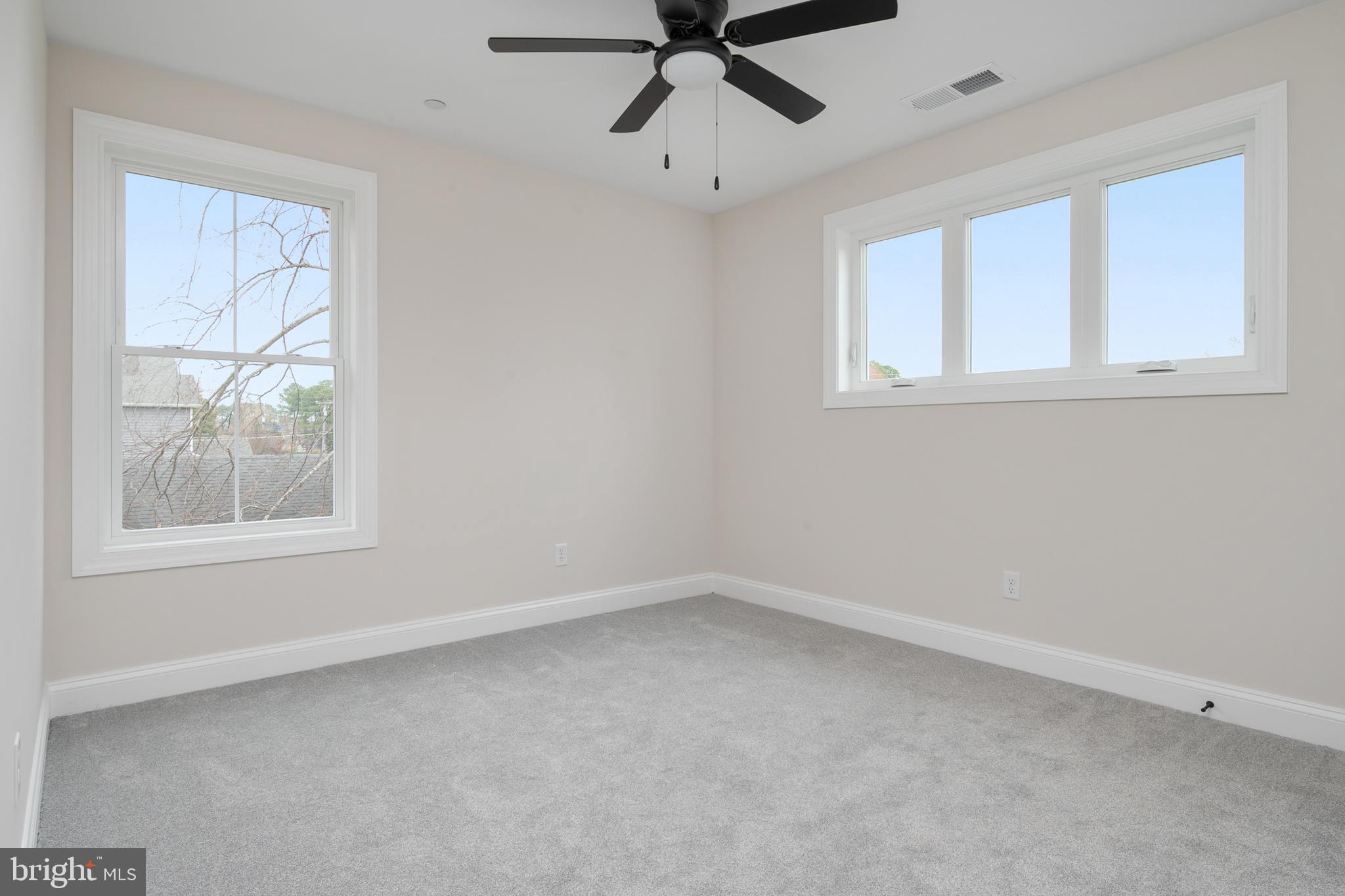 ROMANCOKE ON THE BAY - Residential