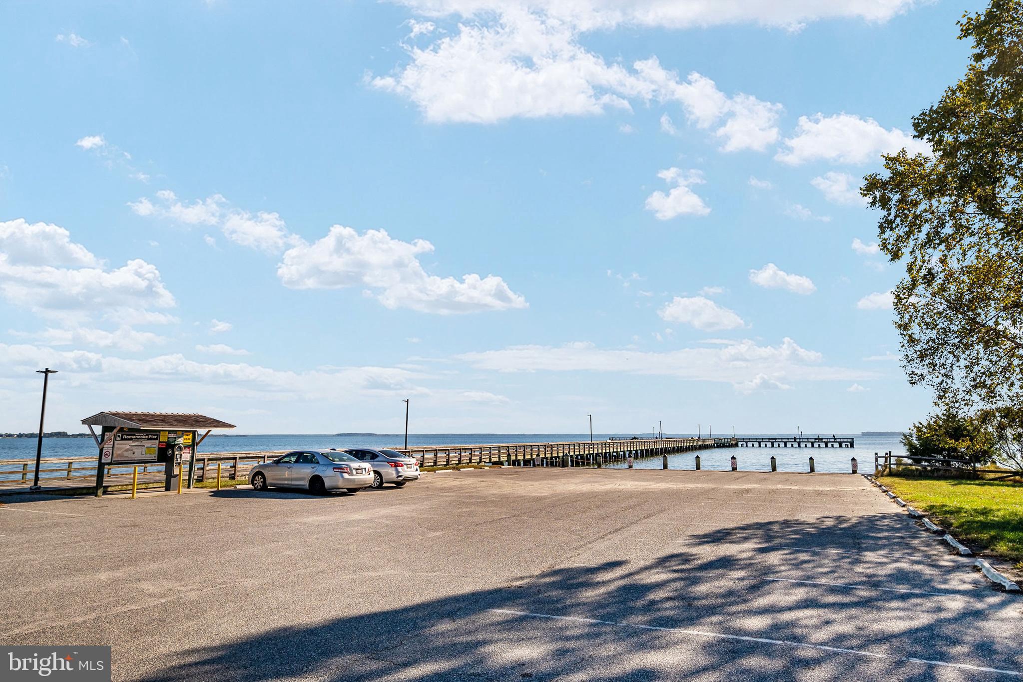 ROMANCOKE ON THE BAY - Residential