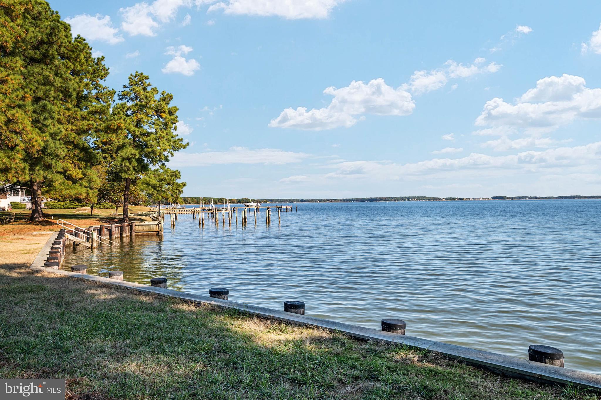 ROMANCOKE ON THE BAY - Residential