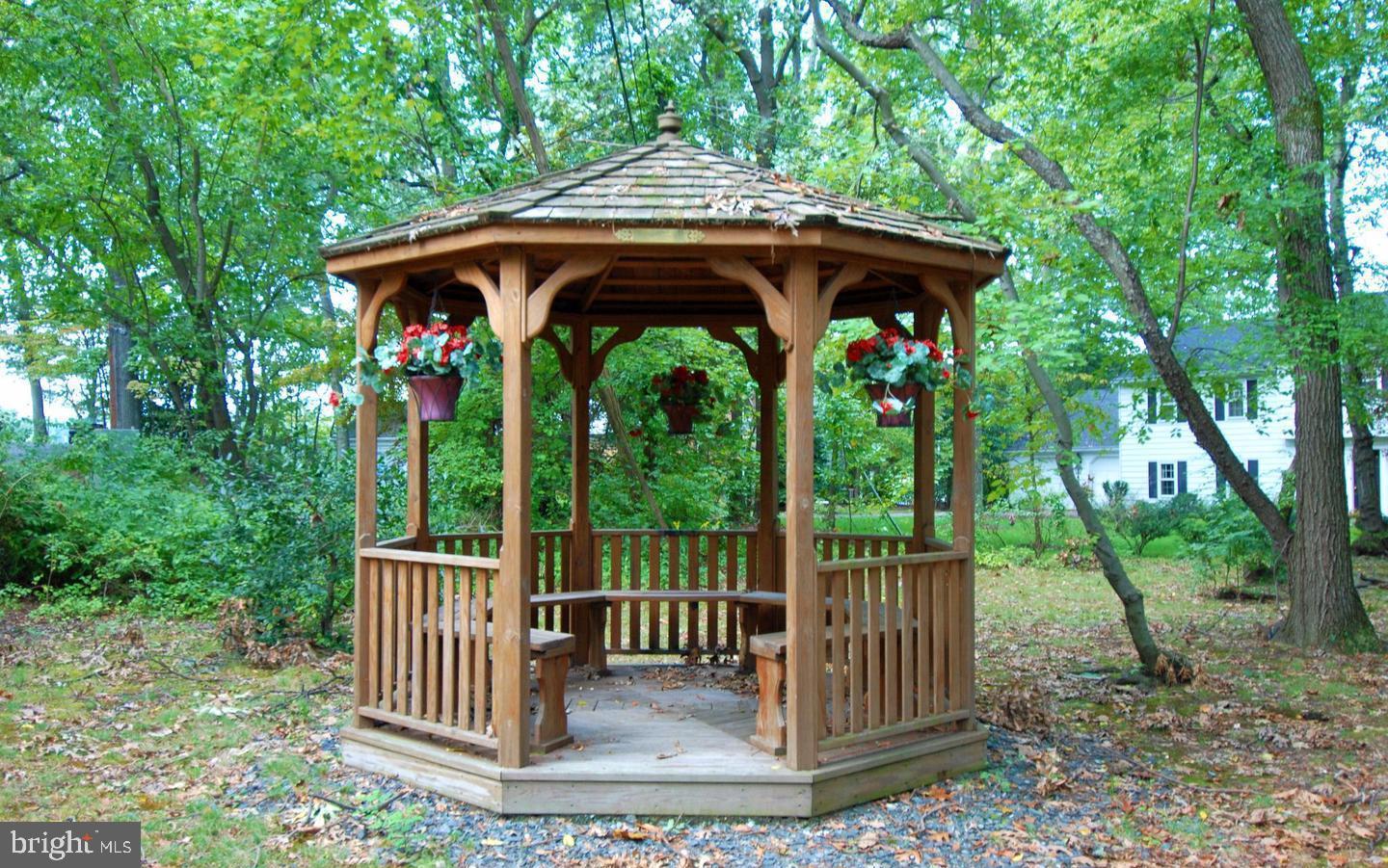 FAIR OAKS ON THE MAGOTHY - Residential