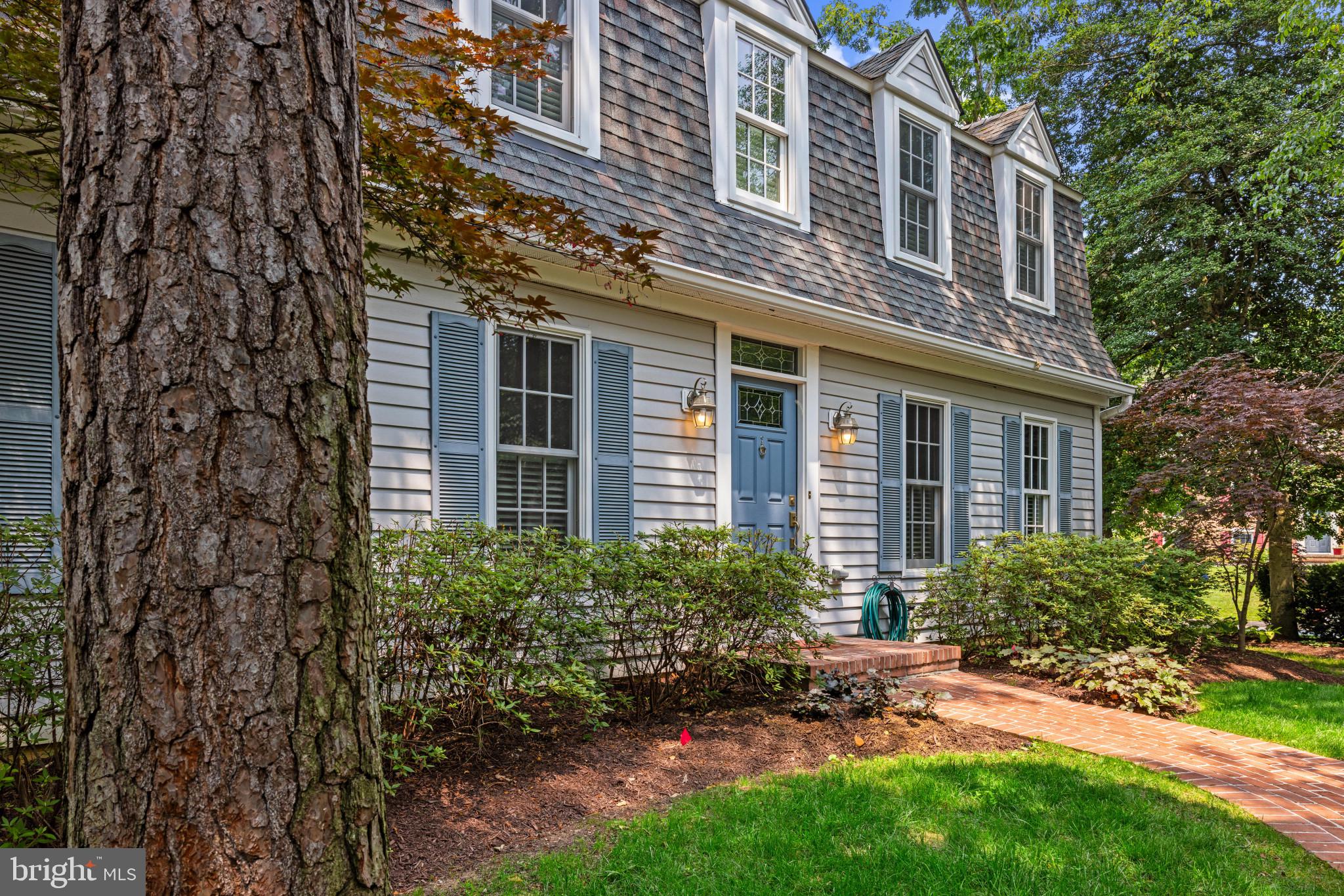 250 OAK COURT