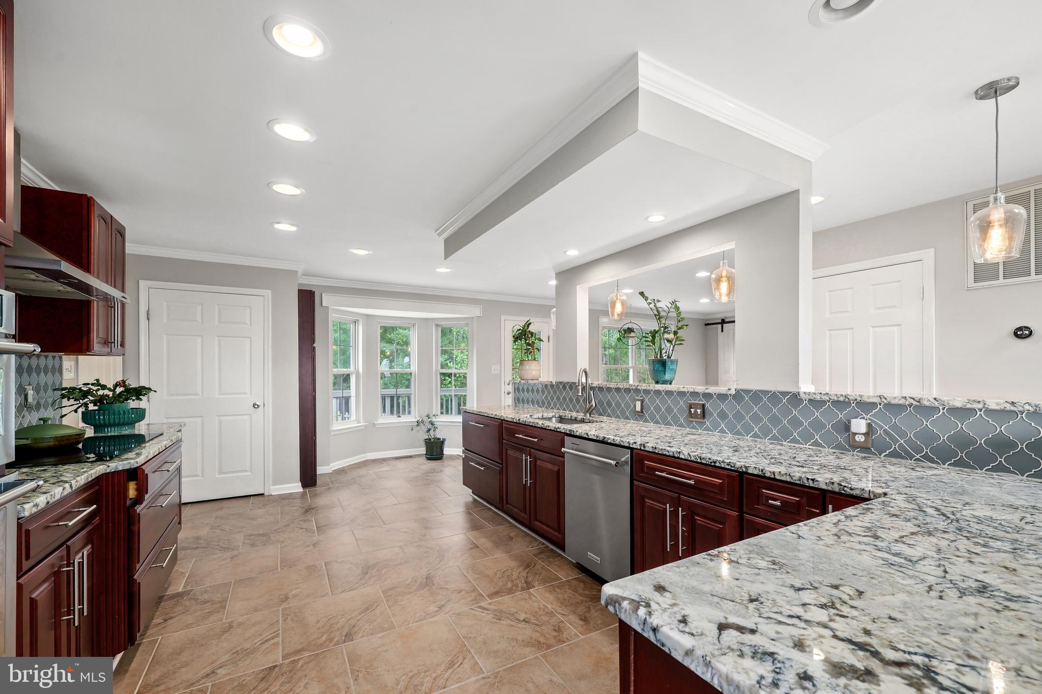 BEXLEY MANOR - Residential