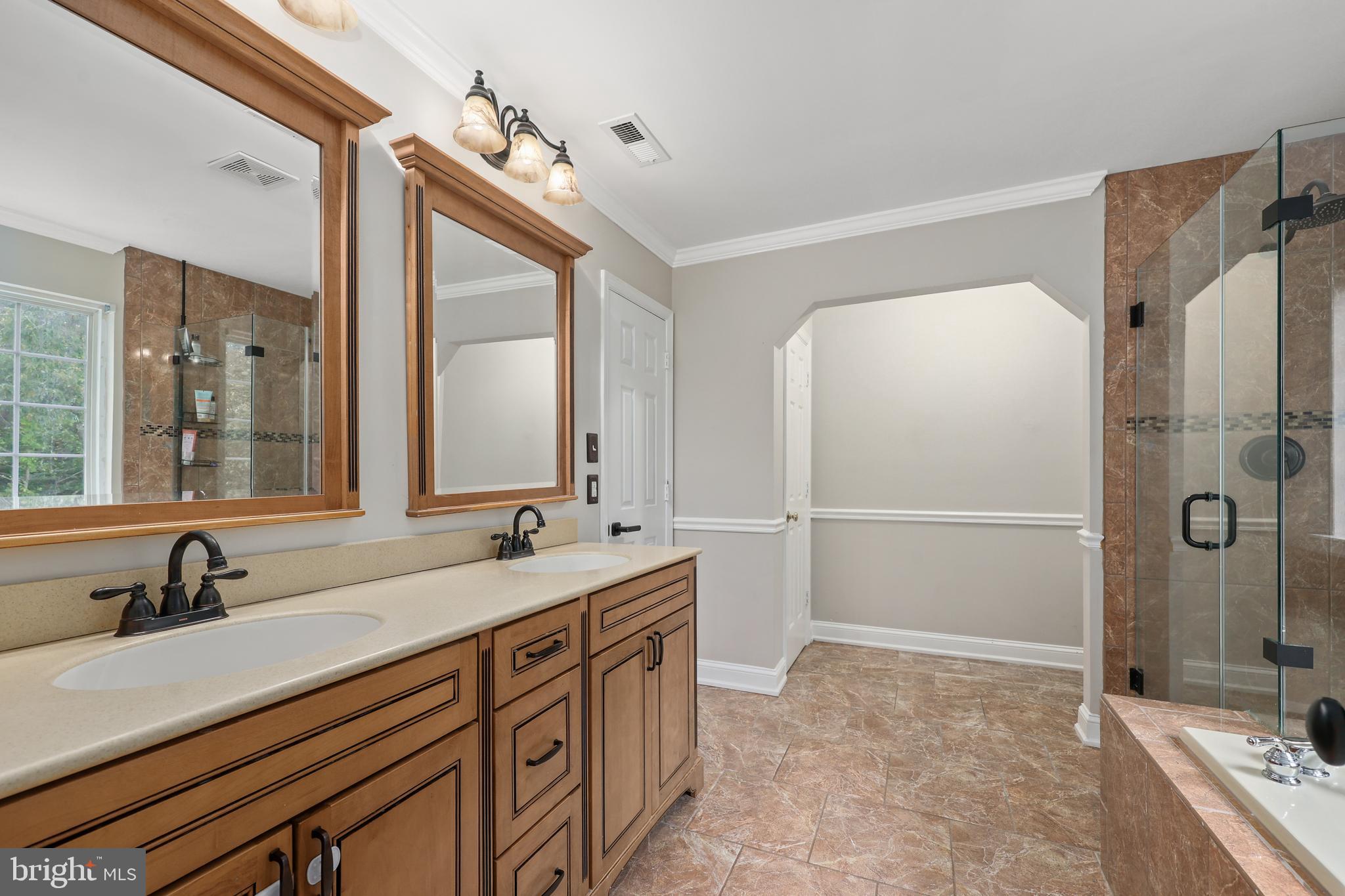 BEXLEY MANOR - Residential