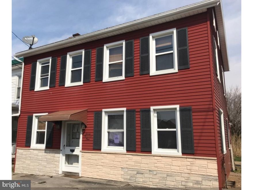 This large Myerstown Single is ready and waiting for new owners!  Lovely yard, generous room sizes and tons and tons of charm!  Property being sold as is, no SDS, corporate addendums apply.  Buyer is responsible for any municipal inspections/repairs as required. This is being sold as part of an online auction event.  Buyer premiums may apply, bidding dates 5/5-5/7. Call today for your personal showing.