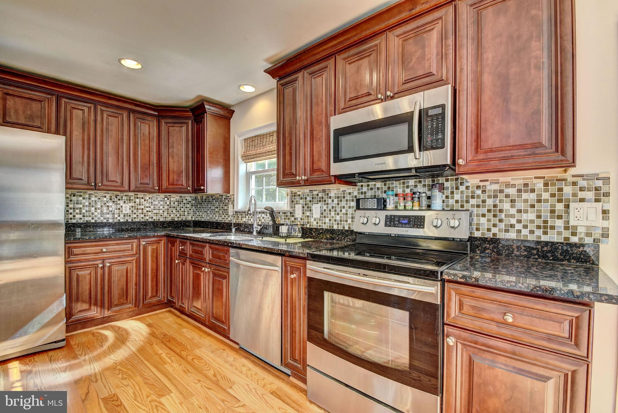 BROAD OAKS - Residential