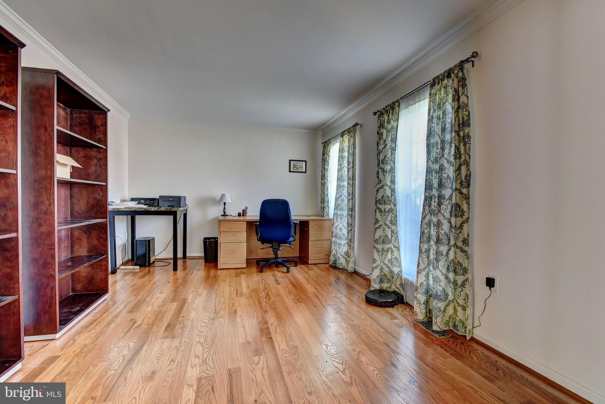 BROAD OAKS - Residential