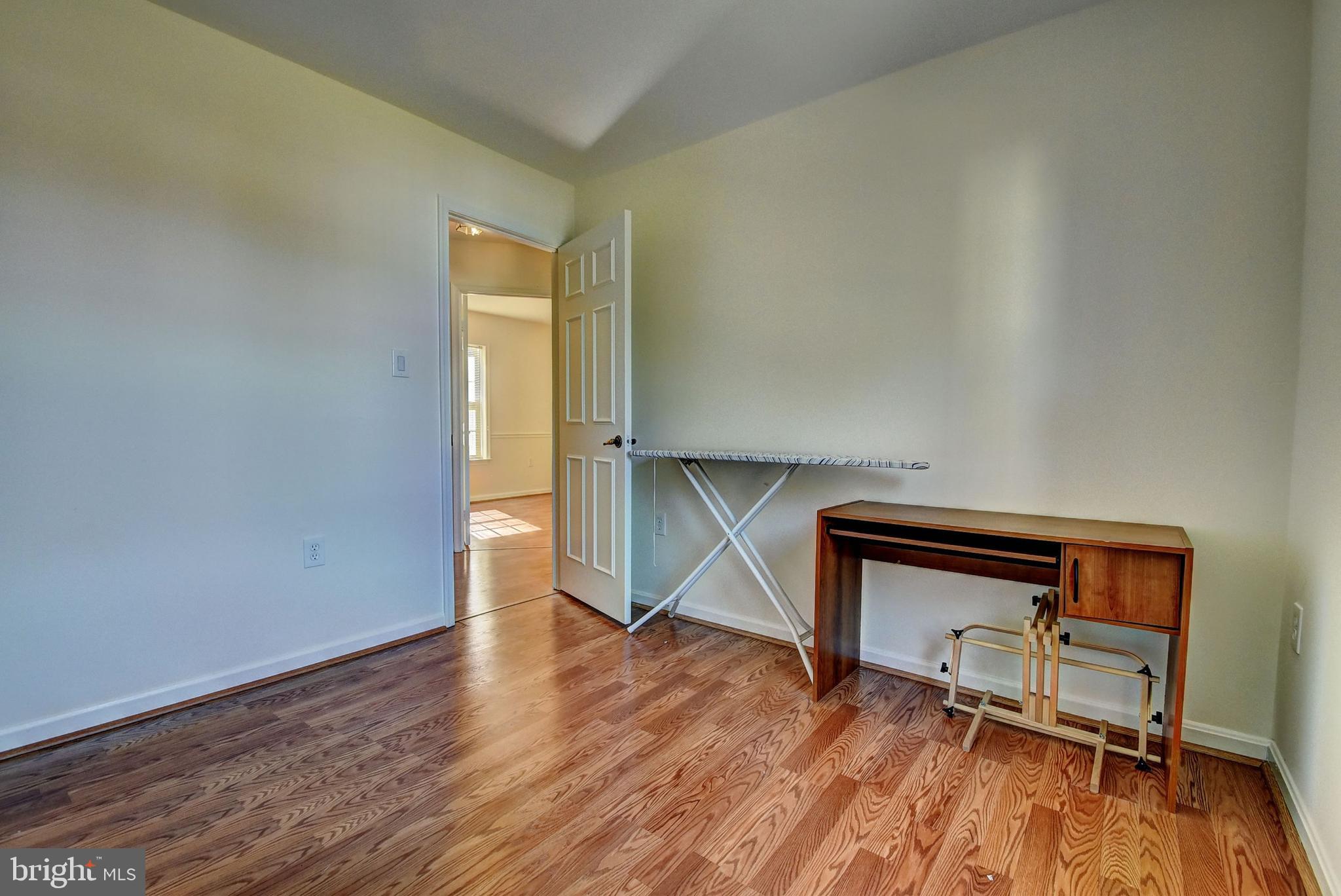 BROAD OAKS - Residential