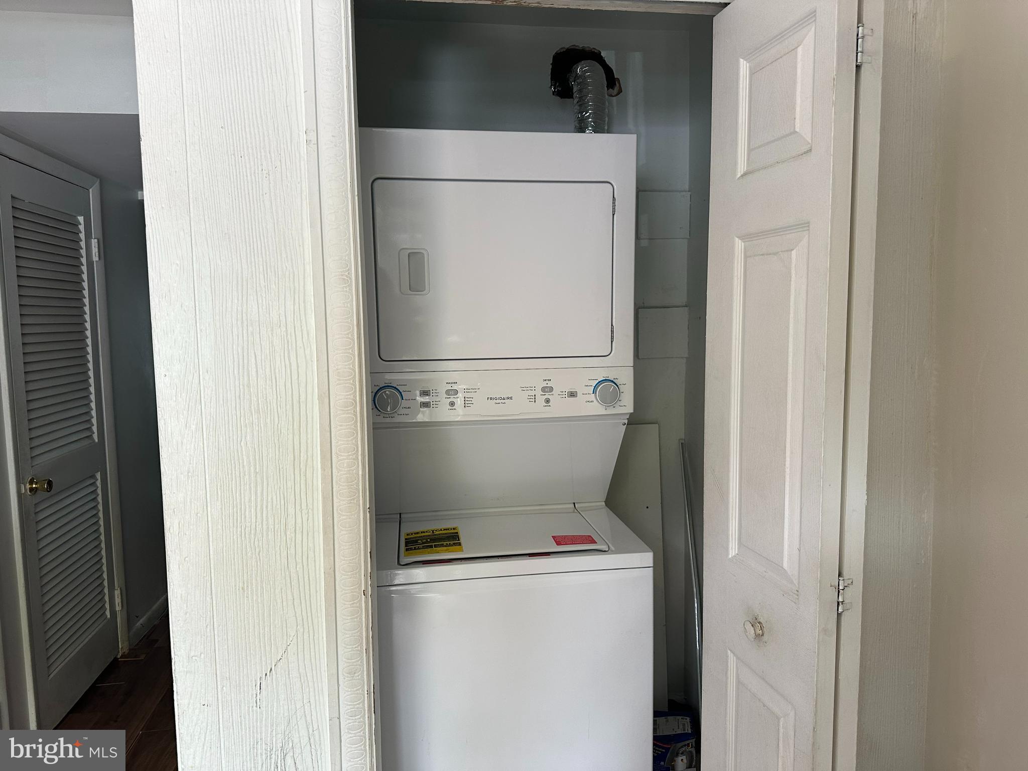 STAFFORD OAKS - Residential Lease