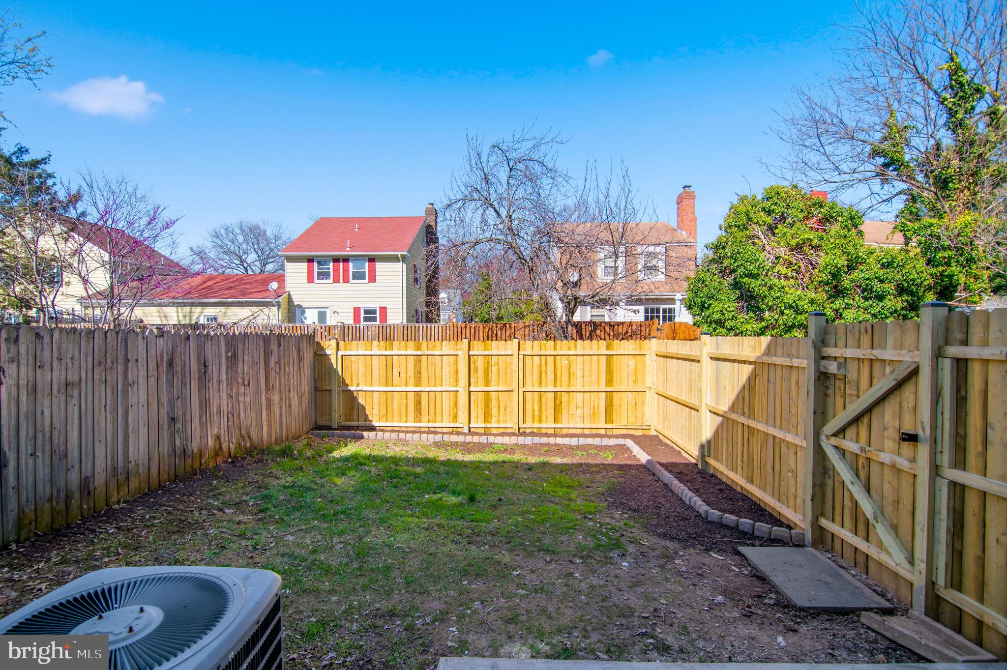 COURTS OF CHANDON - Residential