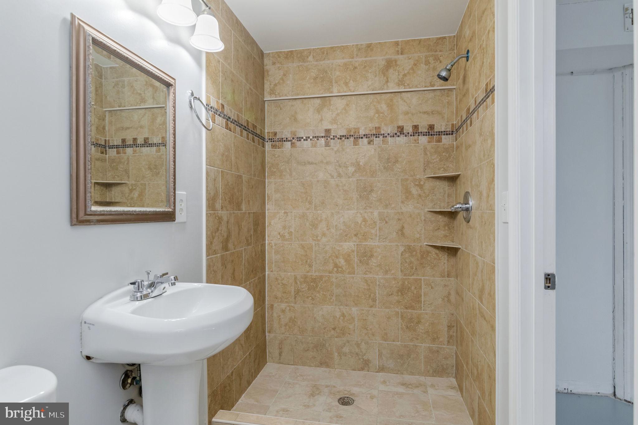 COURTS OF CHANDON - Residential