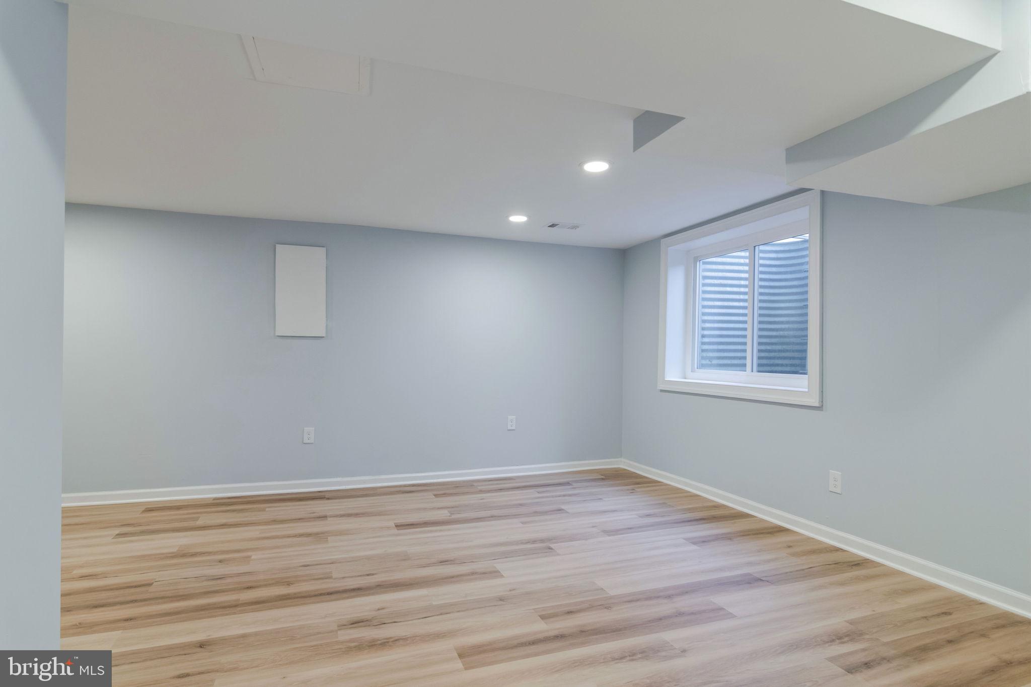 COURTS OF CHANDON - Residential