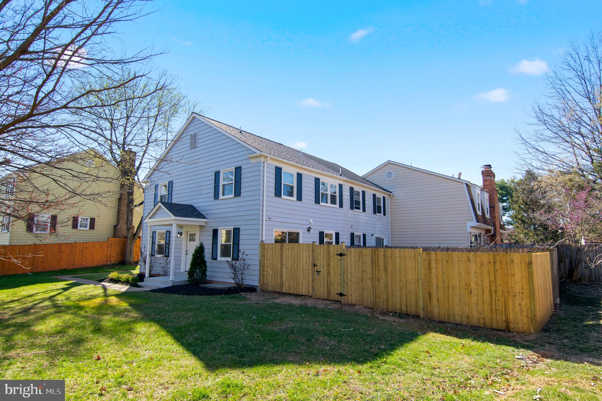 COURTS OF CHANDON - Residential