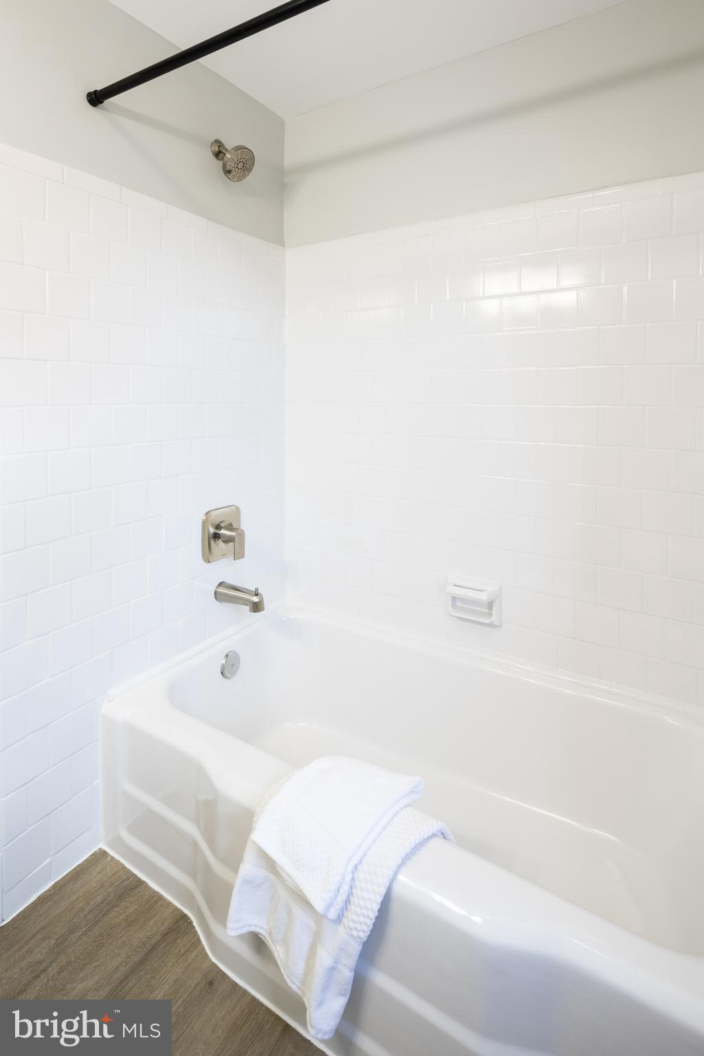 IDLEWOOD - Residential