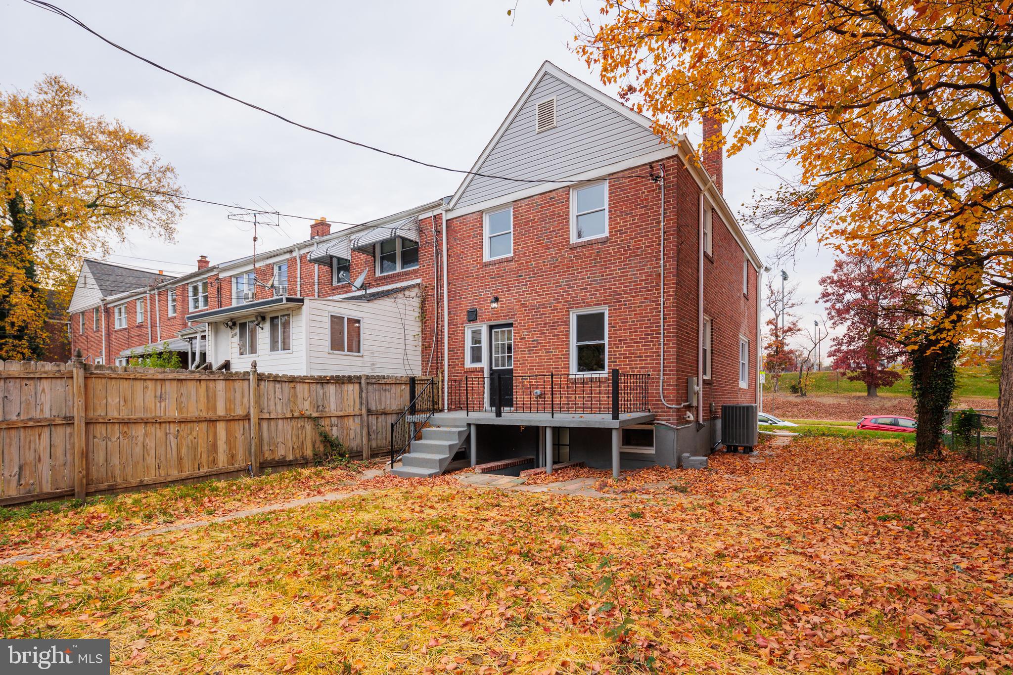 IDLEWOOD - Residential