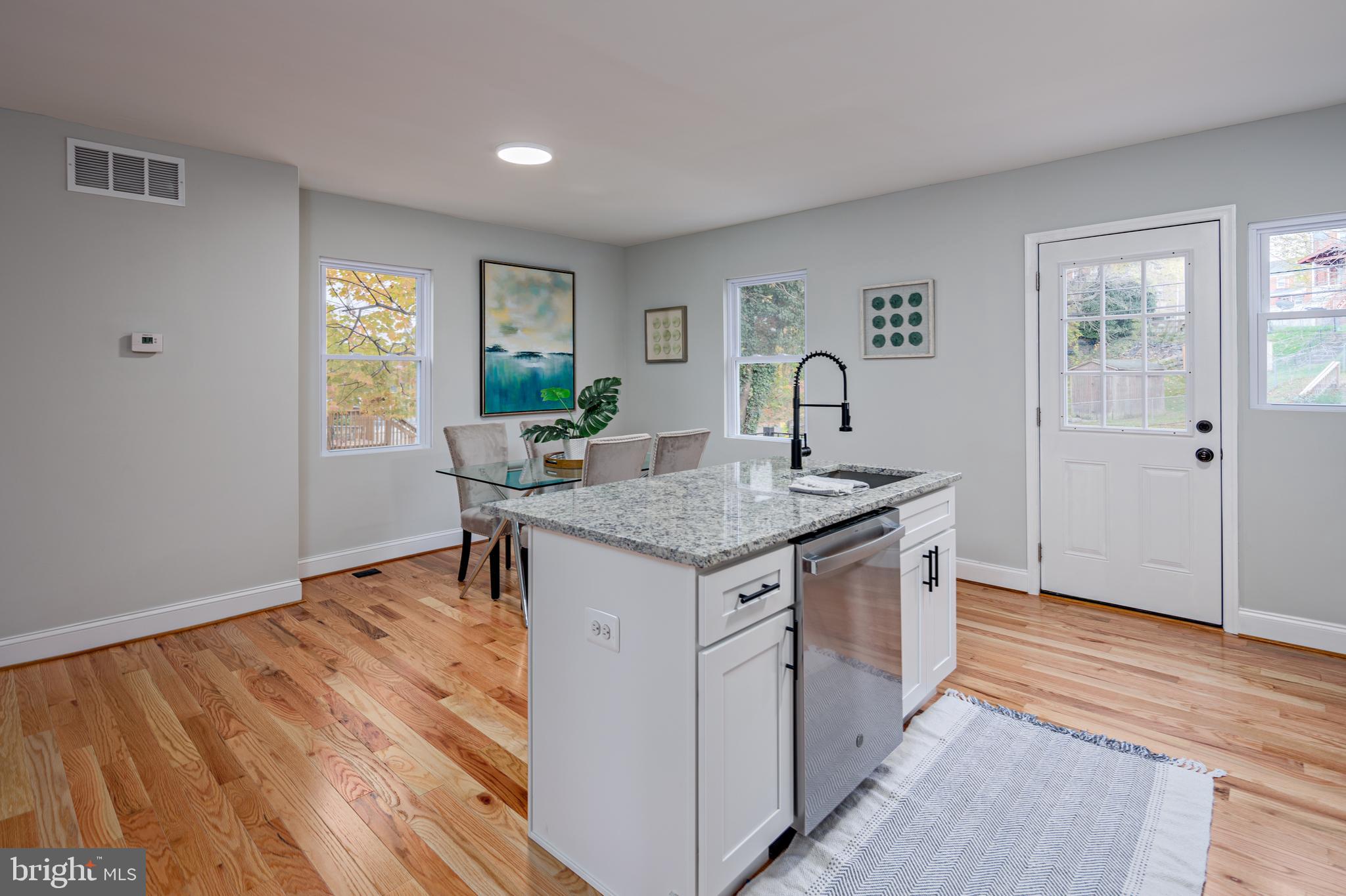 IDLEWOOD - Residential