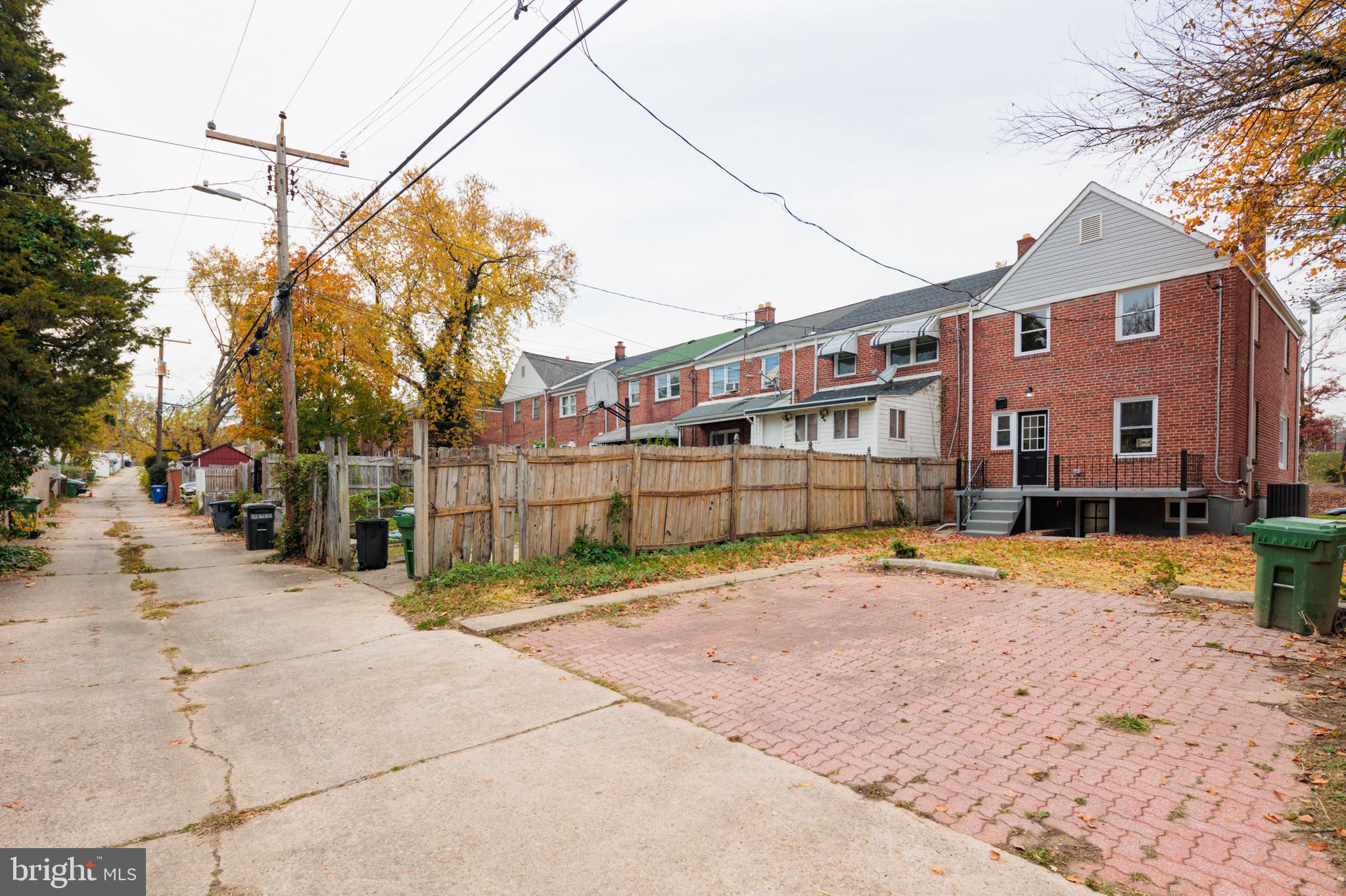 IDLEWOOD - Residential