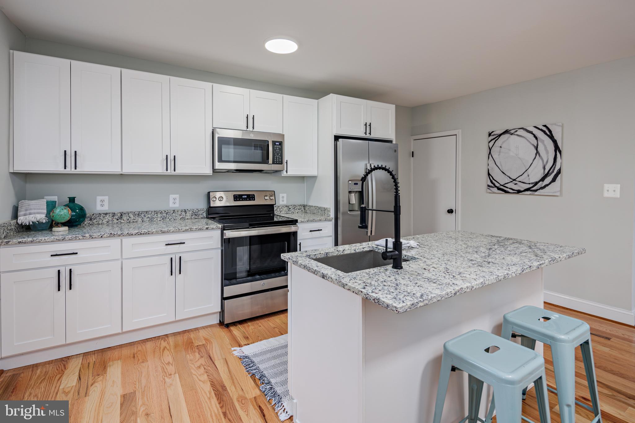 IDLEWOOD - Residential