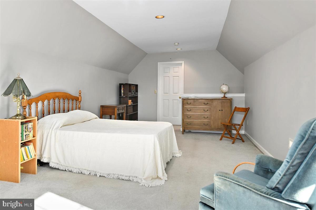 NUTTERS CROSSING - Residential