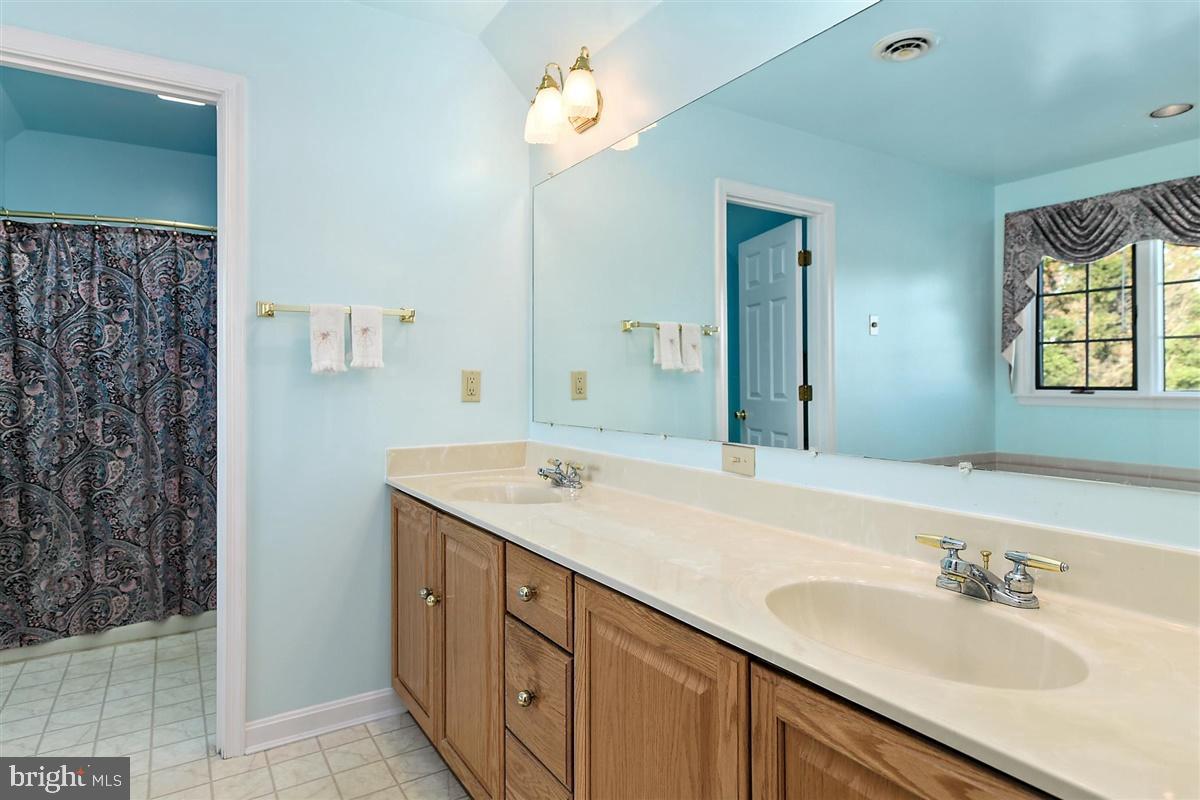 NUTTERS CROSSING - Residential