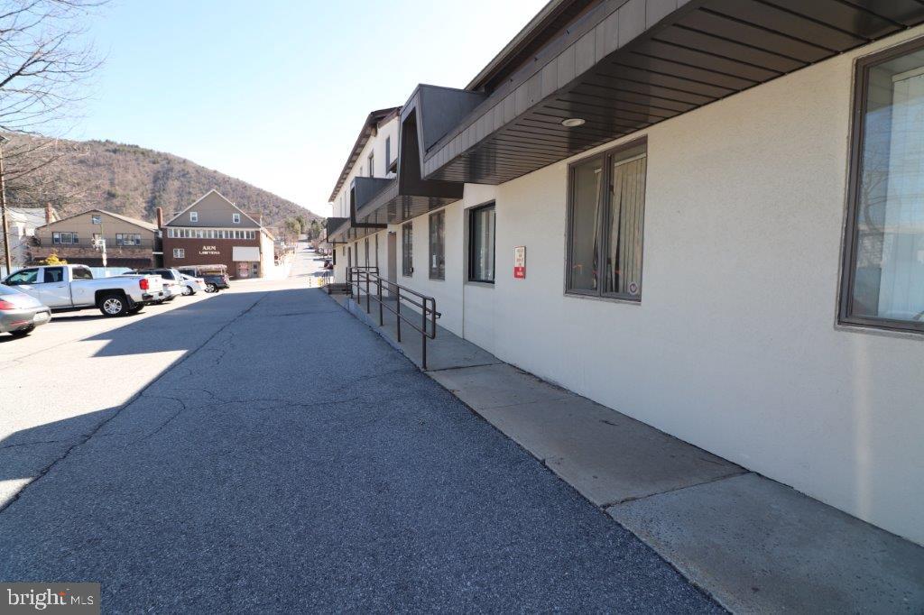 185 DELAWARE AVENUE REAR