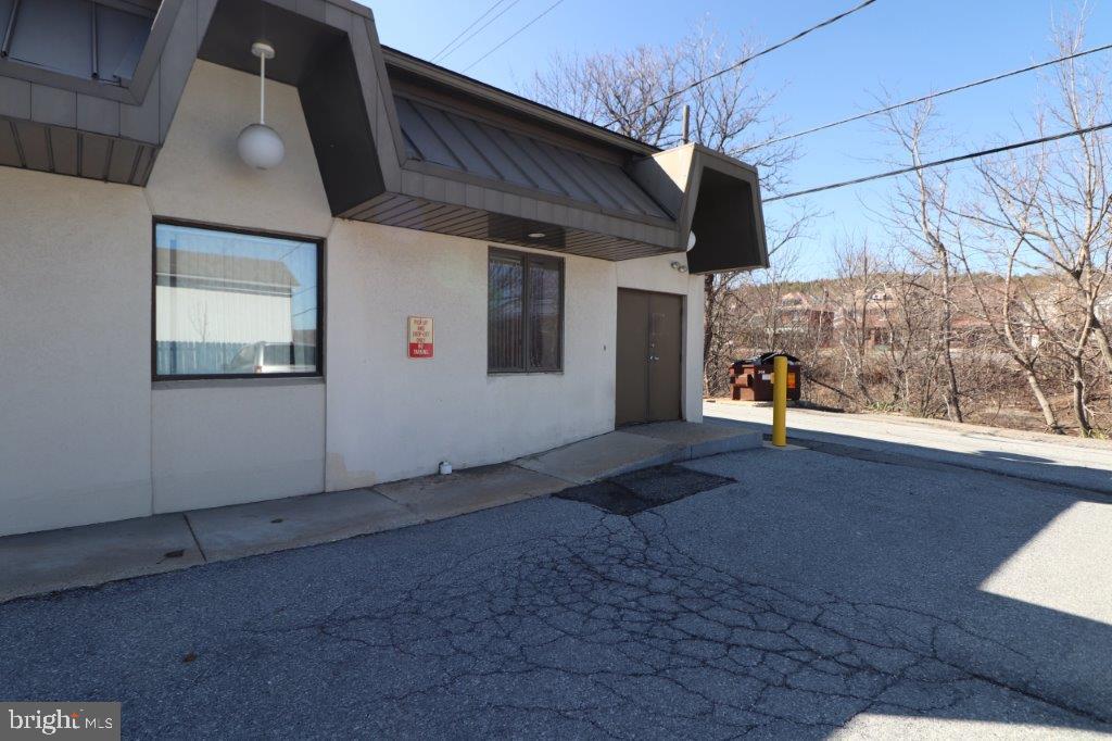 185 DELAWARE AVENUE REAR