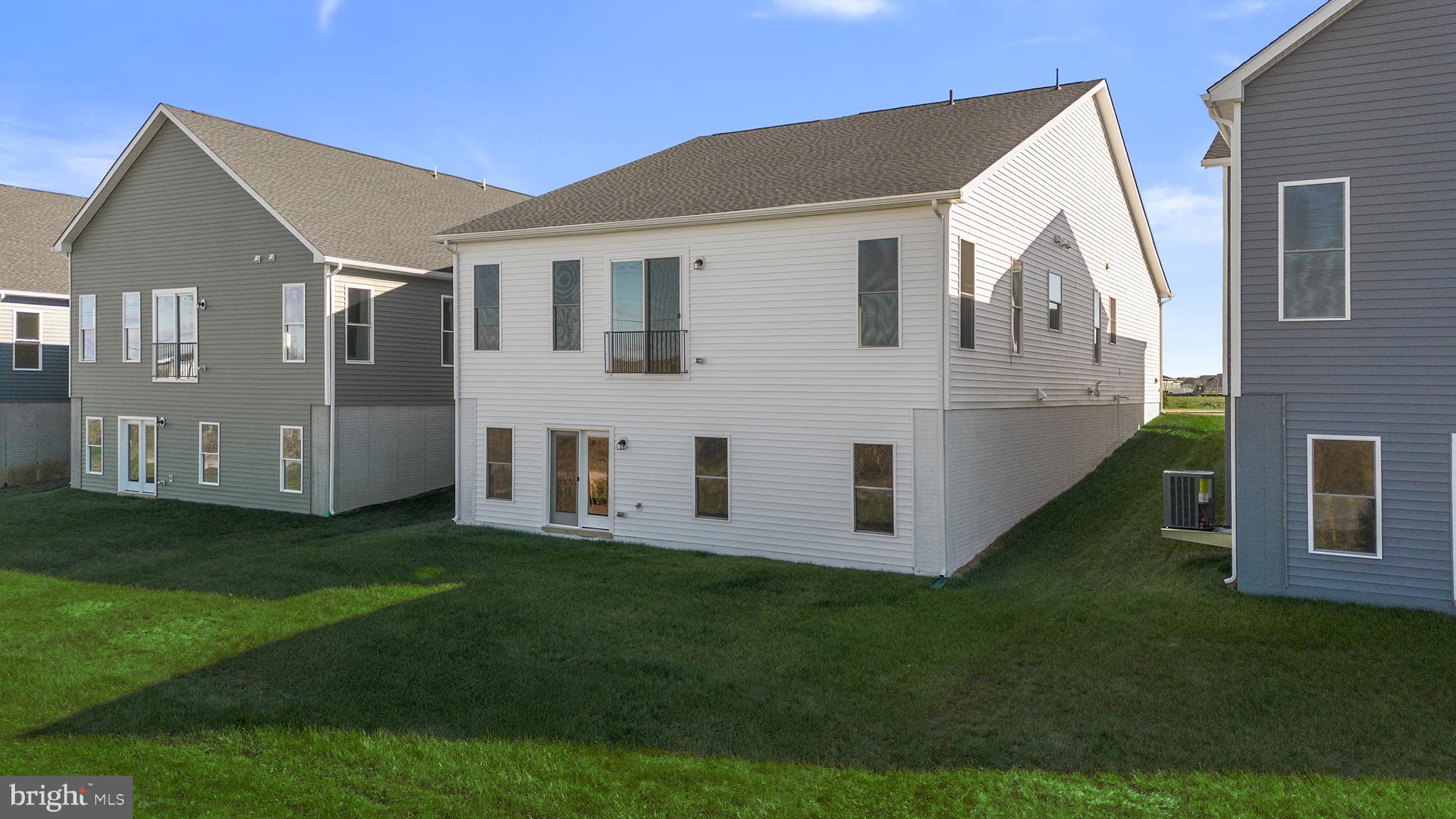 HIATT POINTE AT SNOWDEN BRIDGE - Residential