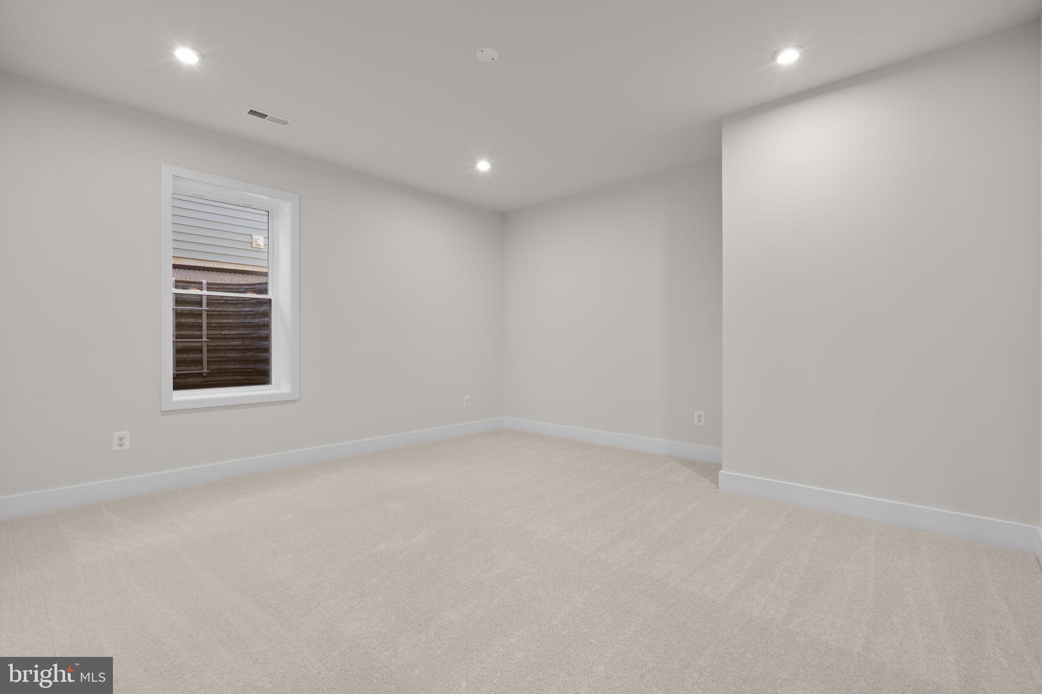 HIATT POINTE AT SNOWDEN BRIDGE - Residential