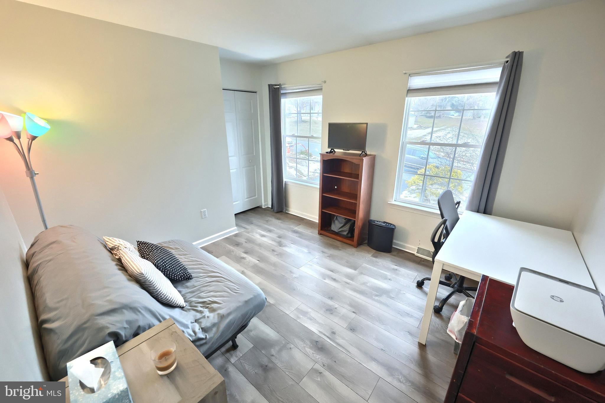 STEWARTSTOWN STATION - Residential