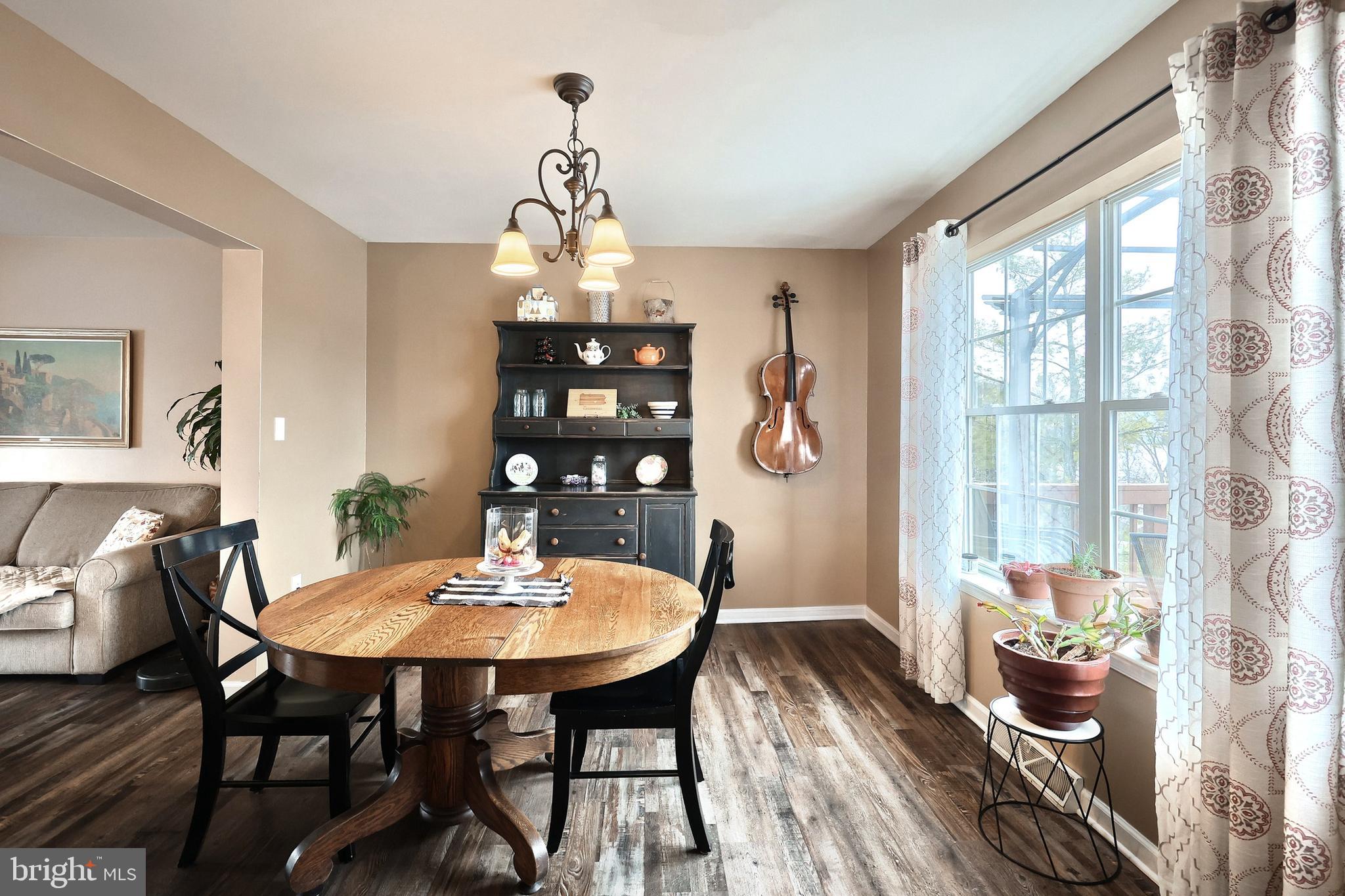 STEWARTSTOWN STATION - Residential