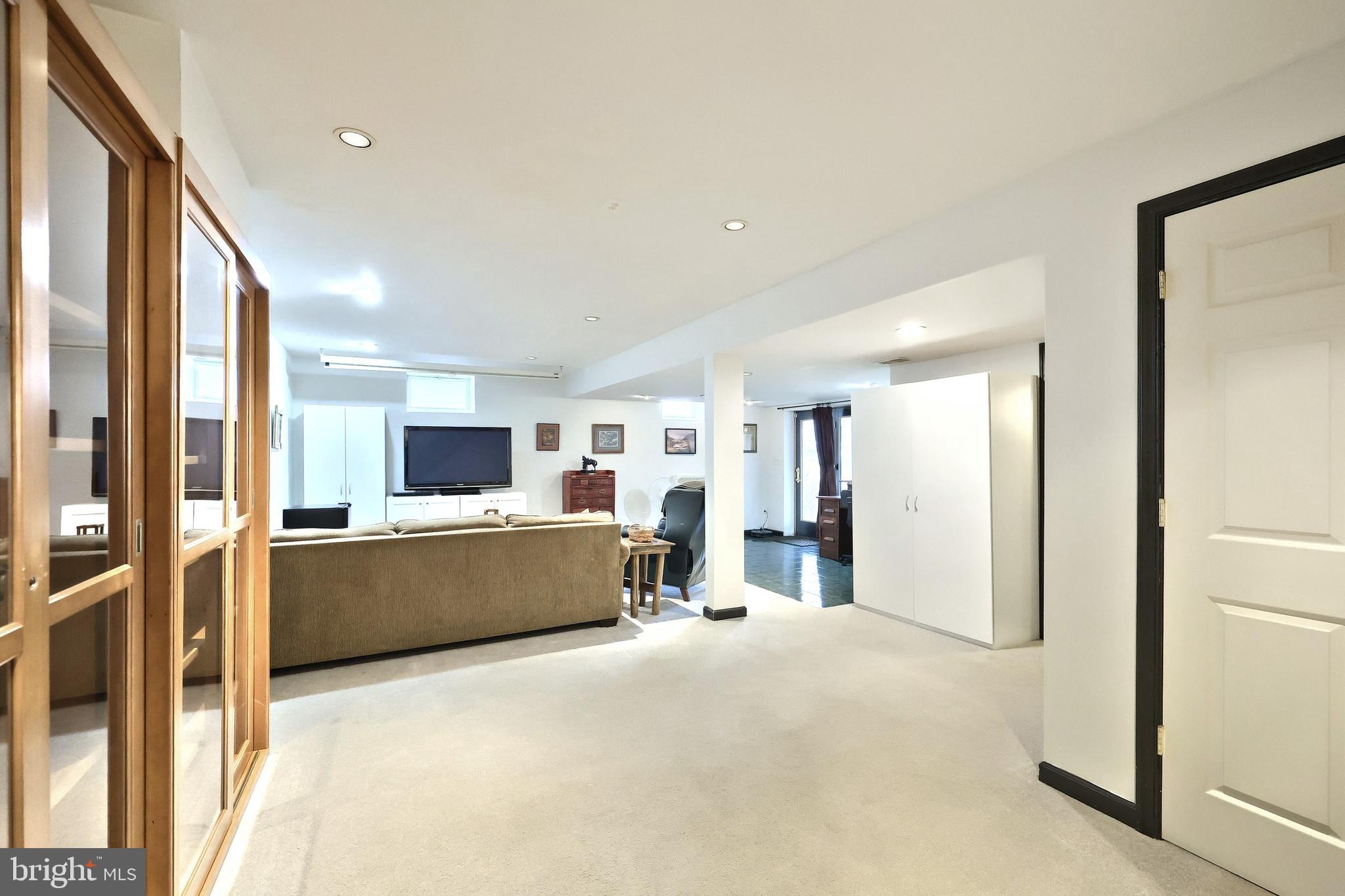 STEWARTSTOWN STATION - Residential