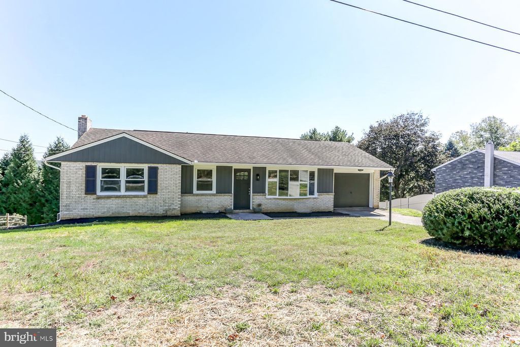 Photo of 109 Old Orchard Road, YORK, PA 17403 (MLS # PAYK2091128)